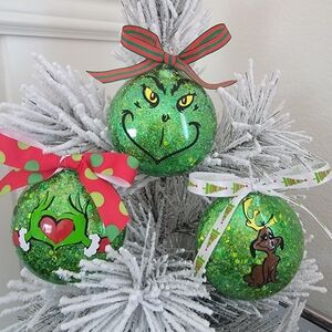 3pc Set of Grinch Ornamnents